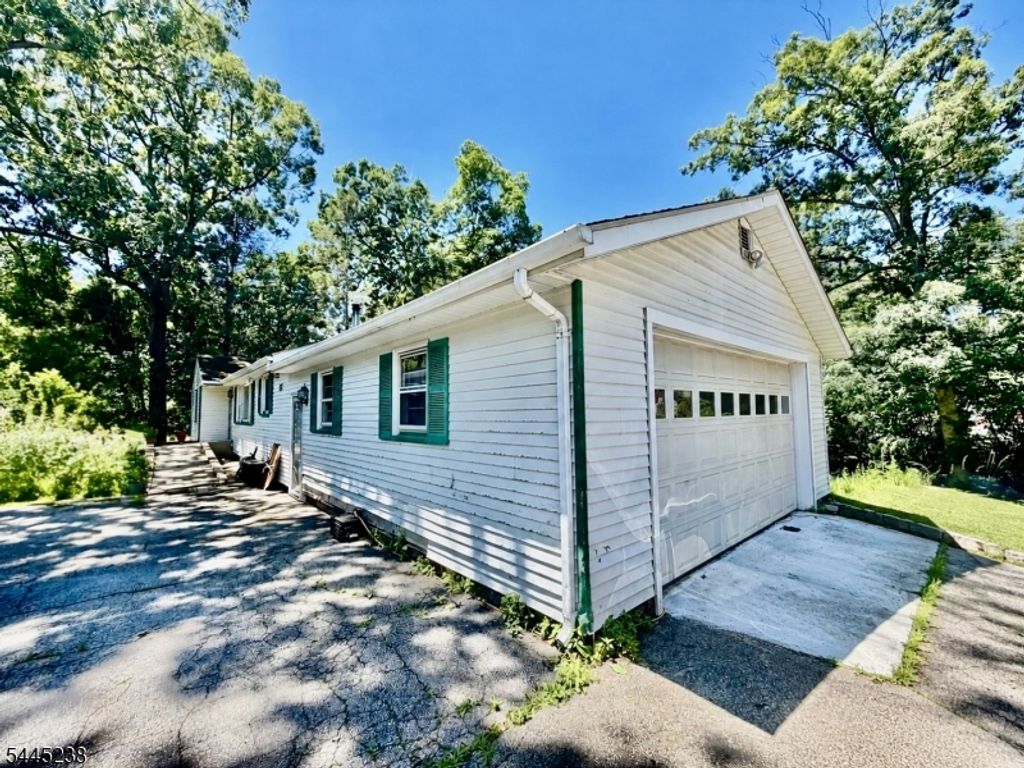 45 Espanong Rd, Jefferson Twp., NJ 07849