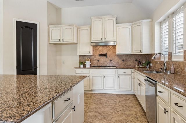 9222 Hernshead Lane, Missouri City, TX 77459