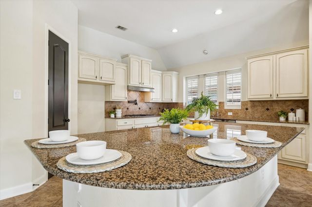 9222 Hernshead Lane, Missouri City, TX 77459