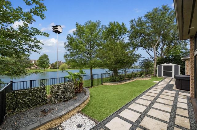 9222 Hernshead Lane, Missouri City, TX 77459