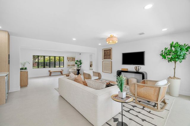 2708 NE 1ST Avenue, Wilton Manors, FL 33334