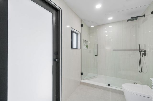 2708 NE 1ST Avenue, Wilton Manors, FL 33334