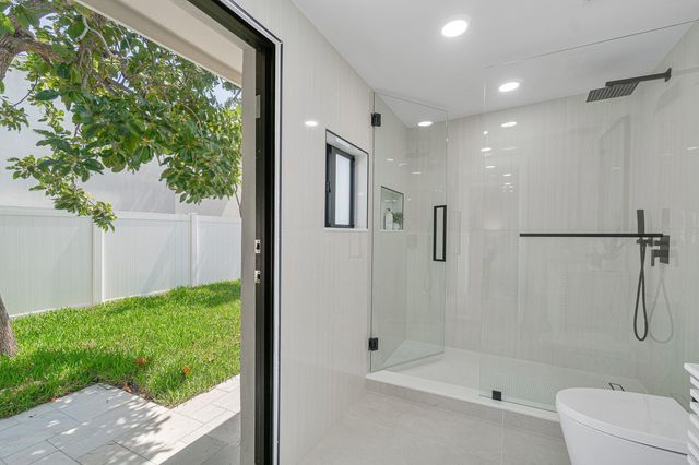 2708 NE 1ST Avenue, Wilton Manors, FL 33334