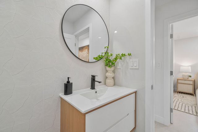 2708 NE 1ST Avenue, Wilton Manors, FL 33334