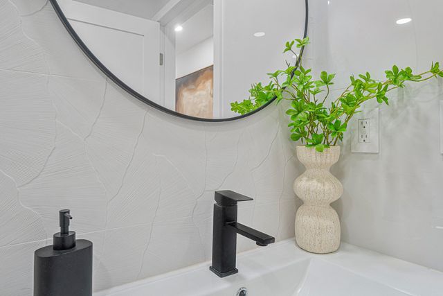 2708 NE 1ST Avenue, Wilton Manors, FL 33334