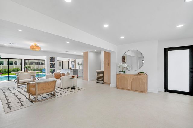 2708 NE 1ST Avenue, Wilton Manors, FL 33334