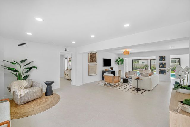2708 NE 1ST Avenue, Wilton Manors, FL 33334