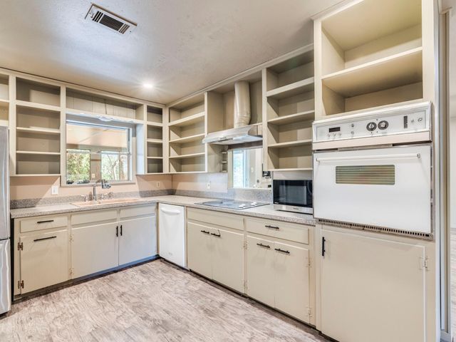 10606 Macmora RD, Austin, TX 78758