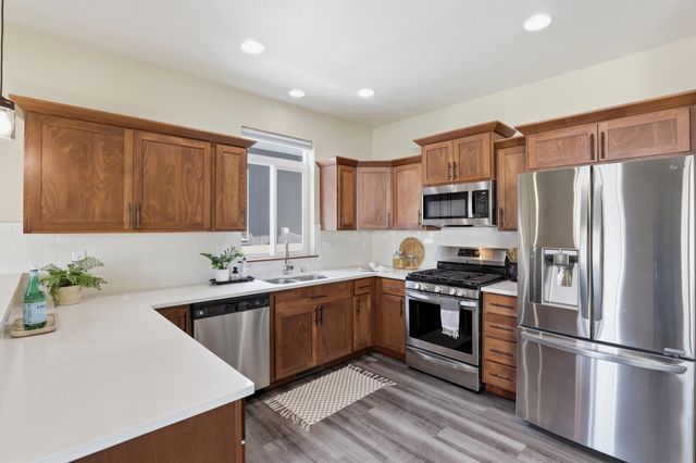 12907 N RAPTOR Ln, Spokane, WA 99208