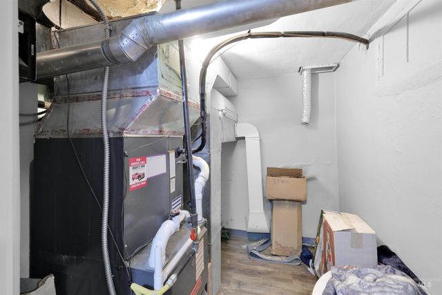 124 S Banner St, Nampa, ID 83686