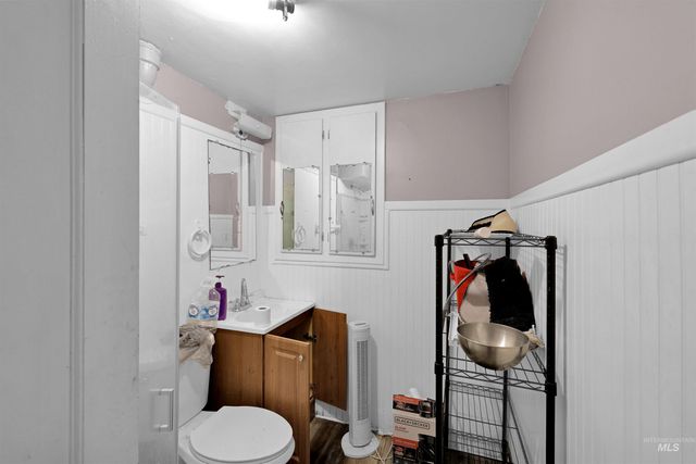 124 S Banner St, Nampa, ID 83686