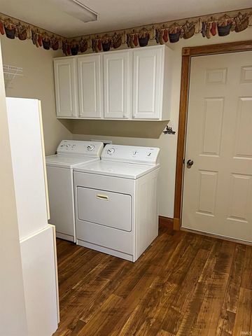 309 D St NE, Linton, IN 47441