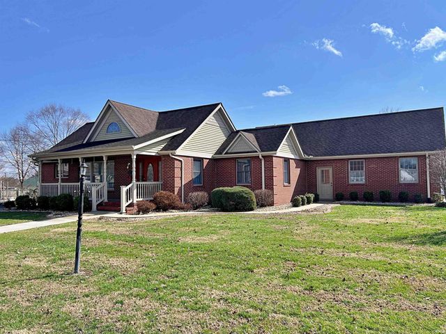 309 D St NE, Linton, IN 47441