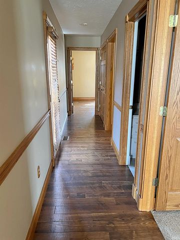 309 D St NE, Linton, IN 47441