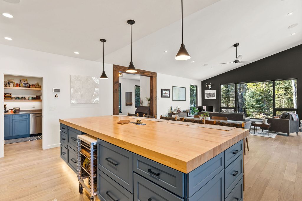 757 Lodgepole Road, Whitefish, MT 59937 photo 8