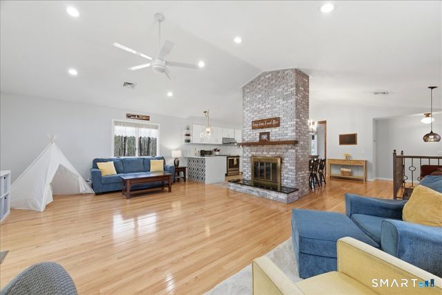 215 Cranberry Pond Road, Norwich, CT 06360