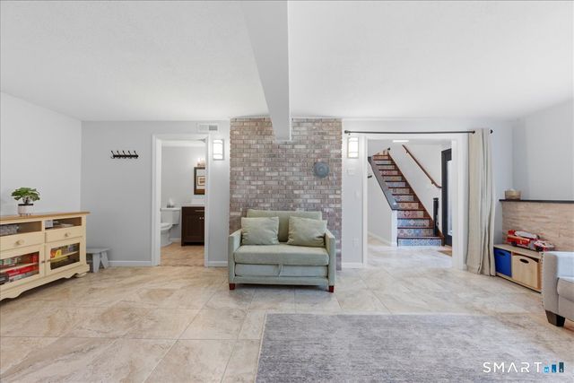 215 Cranberry Pond Road, Norwich, CT 06360