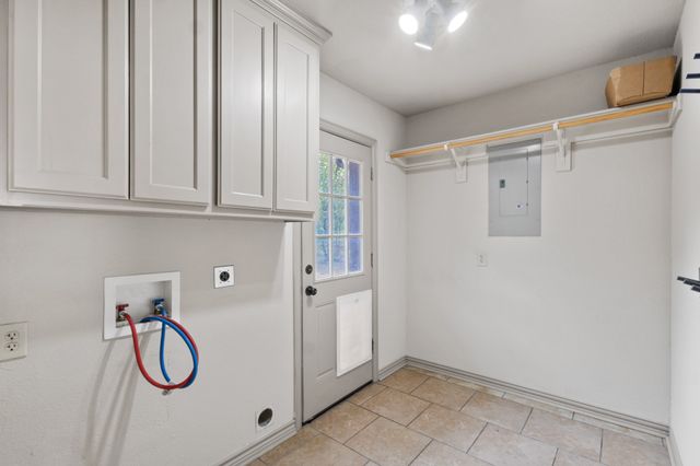 1004 N Cates Street, Decatur, TX 76234