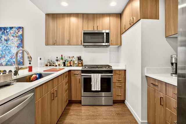 1084 E Main Street, Ashland, OR 97520