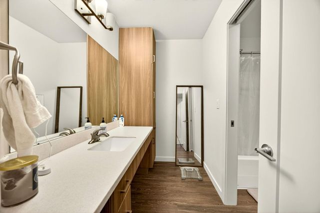 1084 E Main Street, Ashland, OR 97520