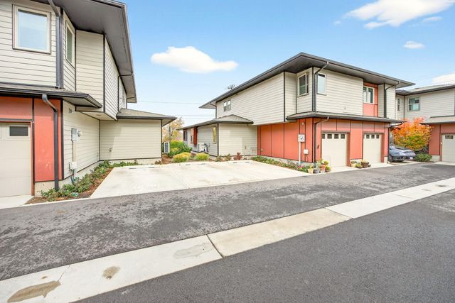 1084 E Main Street, Ashland, OR 97520