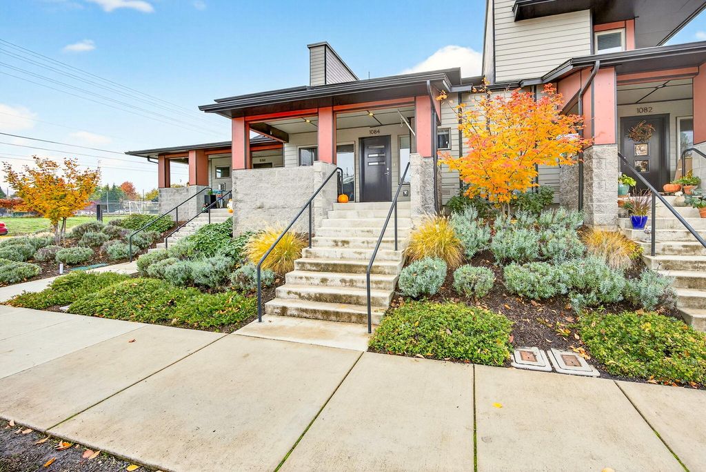 1084 E Main Street, Ashland, OR 97520