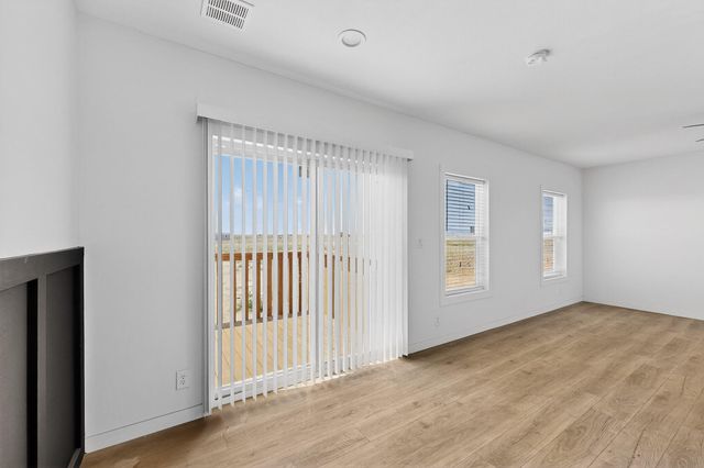 7 Sky Loop, Moriarty, NM 87035