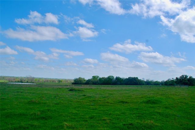 450 County Road 217c, Schulenburg, TX 78956