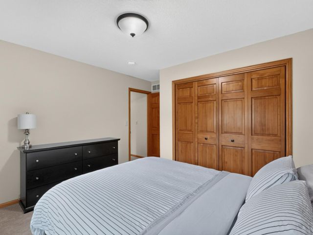 7255 Hollyford Lane NW, Rochester, MN 55901