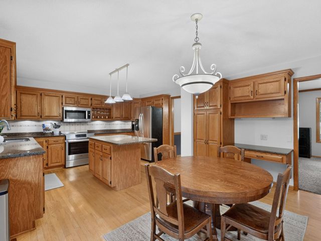 7255 Hollyford Lane NW, Rochester, MN 55901