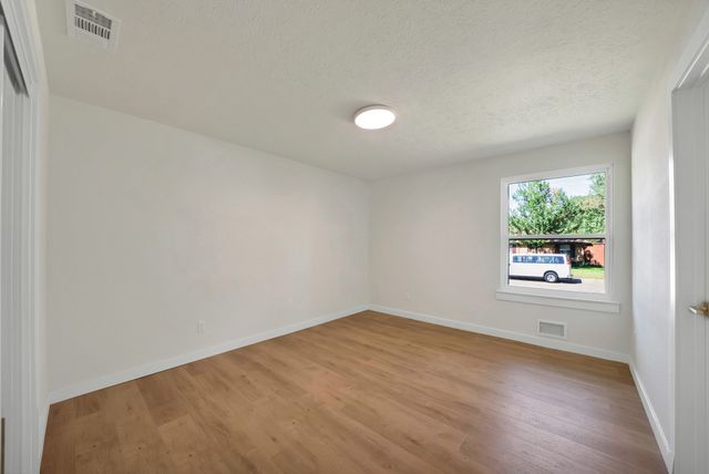 5706 Hillcroft Street, Dallas, TX 75227