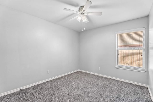 806 James Ct, Chandler, TX 75758