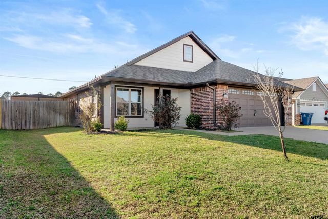 806 James Ct, Chandler, TX 75758