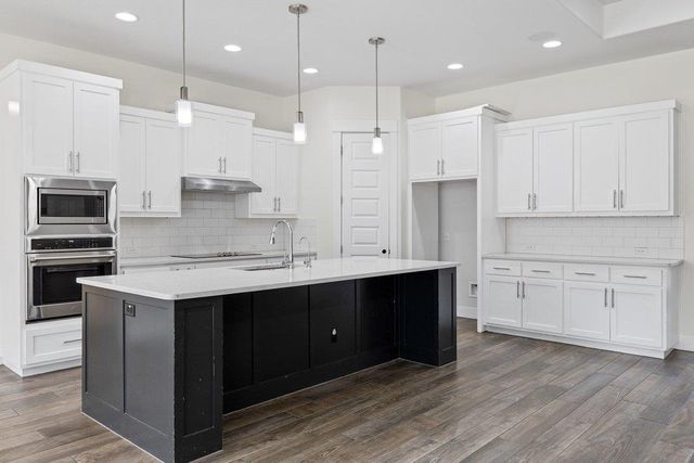 137 Chickasaw Plum DR, Leander, TX 78641