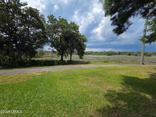 6 White Pond Boulevard, Beaufort, SC 29902