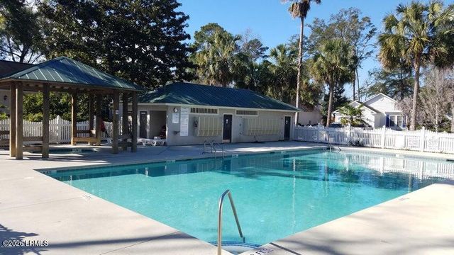 6 White Pond Boulevard, Beaufort, SC 29902