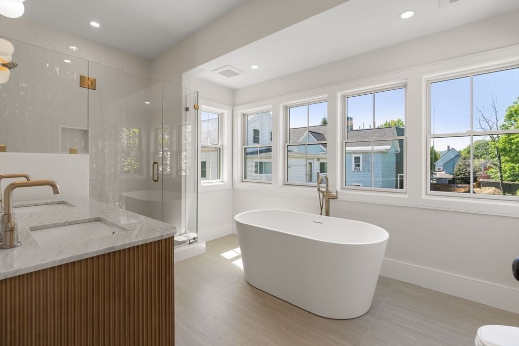 326 Lowell Street 2, Somerville, MA 02145