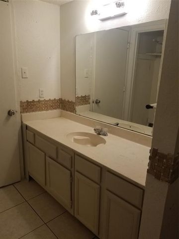 1801 Georgia Street, Arlington, TX 76012