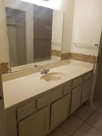 1801 Georgia Street, Arlington, TX 76012