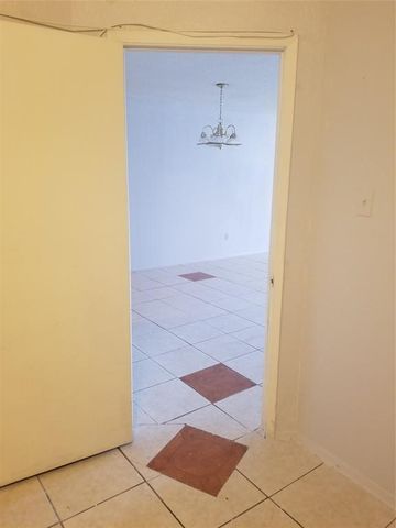 1801 Georgia Street, Arlington, TX 76012