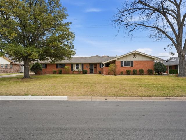 4101 Plantation Drive, Benbrook, TX 76116