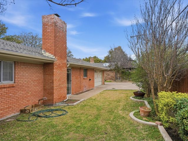 4101 Plantation Drive, Benbrook, TX 76116