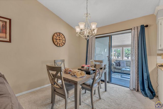 2231 SW Westport PL, Topeka, KS 66614