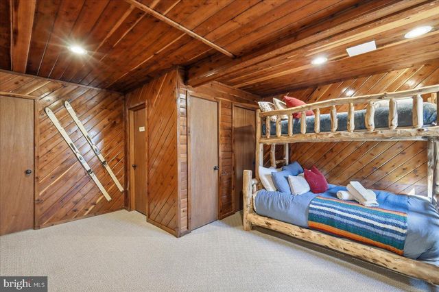 20 VISTA LANE, Lake Harmony, PA 18624