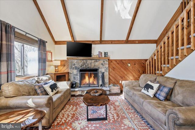 20 VISTA LANE, Lake Harmony, PA 18624