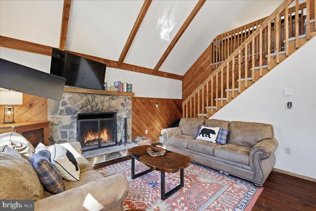 20 VISTA LANE, Lake Harmony, PA 18624