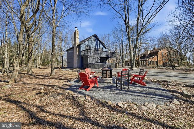20 VISTA LANE, Lake Harmony, PA 18624