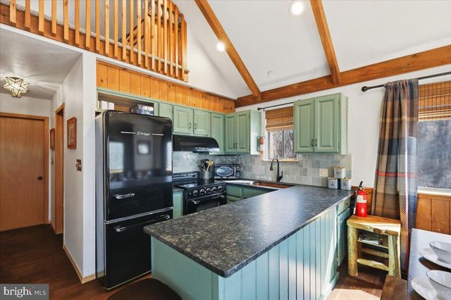 20 VISTA LANE, Lake Harmony, PA 18624
