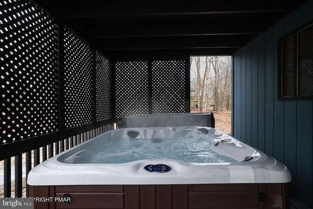 20 VISTA LANE, Lake Harmony, PA 18624