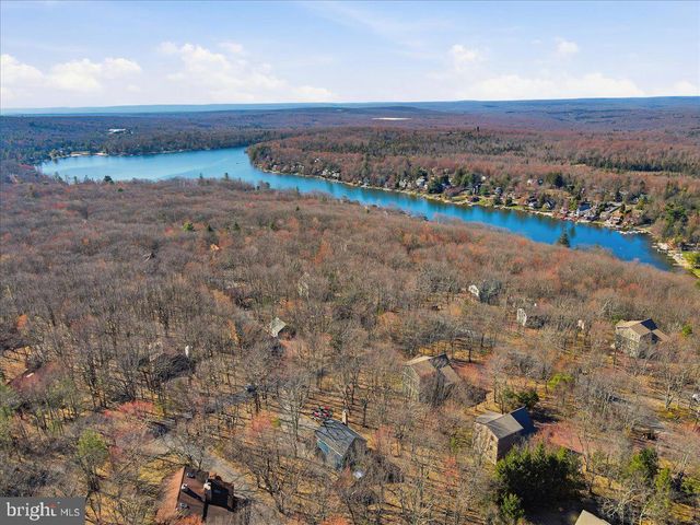 20 VISTA LANE, Lake Harmony, PA 18624